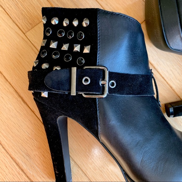 BCBG Black Leather/Suede Booties NWT - Picture 5 of 6